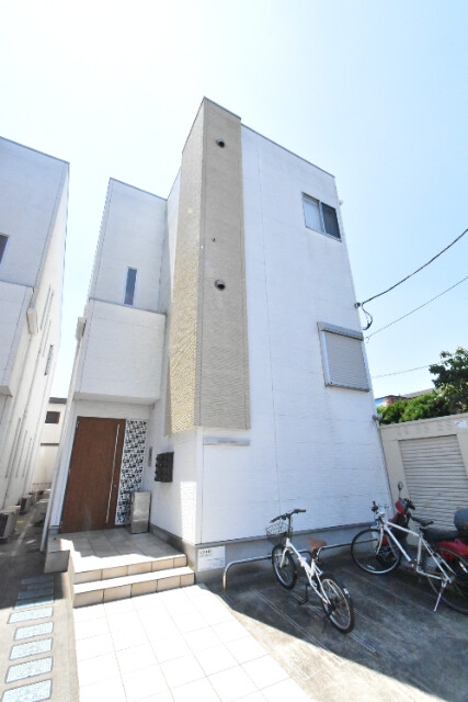 ��ʌ�����s�k����16-8�̃A�p�[�g�̌����O��