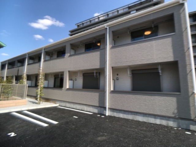 ��ʌ��������܎s�Y�a��j���J�P���ڂ̃A�p�[�g�̌����O��