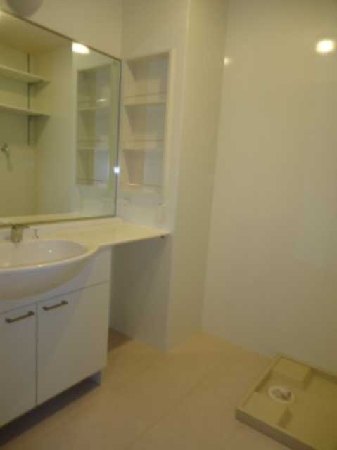 ��ʌ�����s�{���S���ڂ̃A�p�[�g�̐��ʏ�