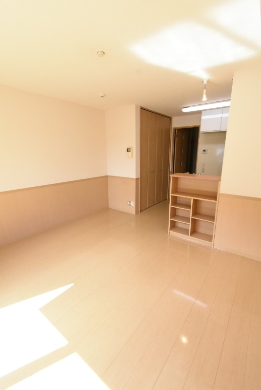 ��ʌ��������܎s�k��{�����Q���ڂ̃A�p�[�g�̂��̑������E�X�y�[�X