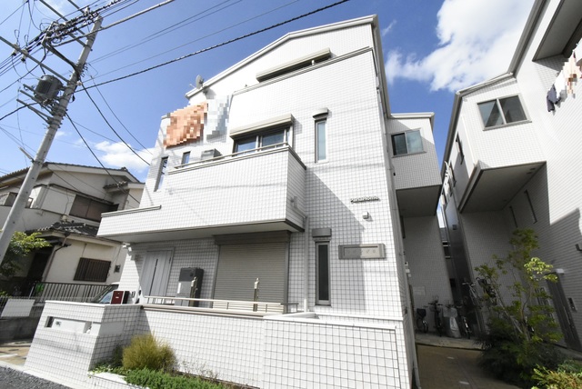 ��ʌ��������܎s�Y�a��k�Y�a�Q���ڂ̃A�p�[�g�̌����O��