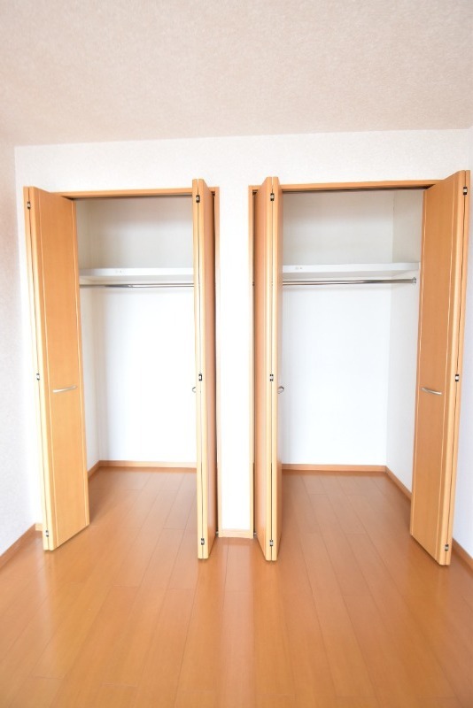 ��ʌ��z�J�s���z�J�Q���ڂ̃A�p�[�g�̎��[