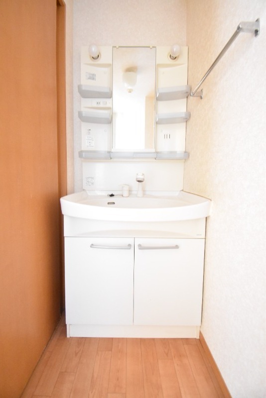 ��ʌ��z�J�s���z�J�Q���ڂ̃A�p�[�g�̐��ʏ�