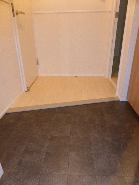 ��ʌ��������܎s�Y�a��k�Y�a�Q���ڂ̃A�p�[�g�̌���