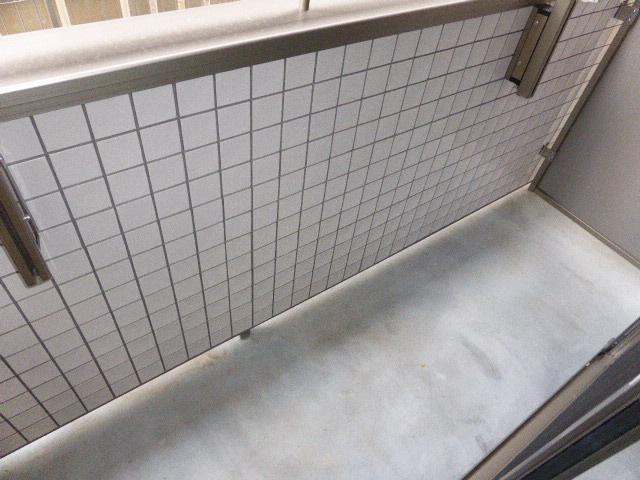 ��ʌ��������܎s�Y�a��k�Y�a�Q���ڂ̃A�p�[�g�̃o���R�j�[