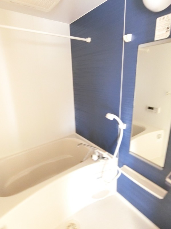 ��ʌ������s���T���ڂ̃A�p�[�g�̃o�X