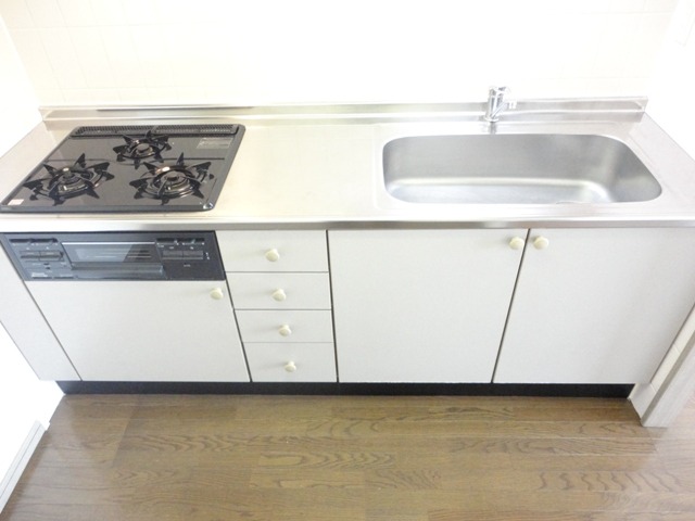 ��ʌ��������܎s�k����i���Q���ڂ̃}���V�����̃L�b�`��