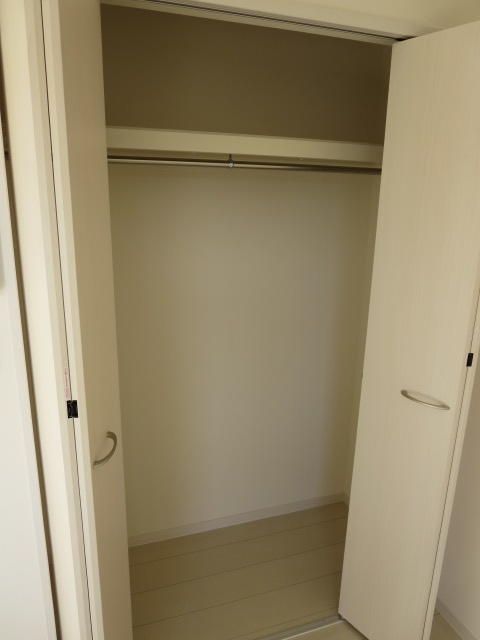 ��ʌ�����s�厚�����̃A�p�[�g�̎��[