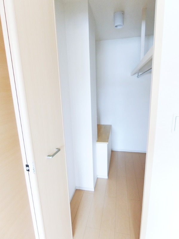 ��ʌ������s���T���ڂ̃A�p�[�g�̎��[