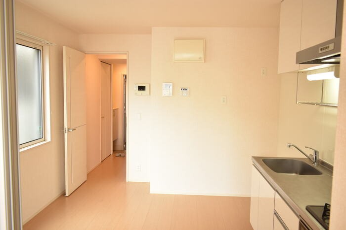 ��ʌ��������܎s������{�����Q���ڂ̃A�p�[�g�̋��ԁE���r���O