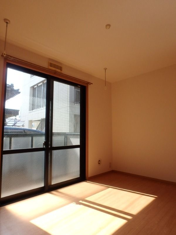 ��ʌ��������܎s�����擌��{�T���ڂ̃A�p�[�g�̋��ԁE���r���O