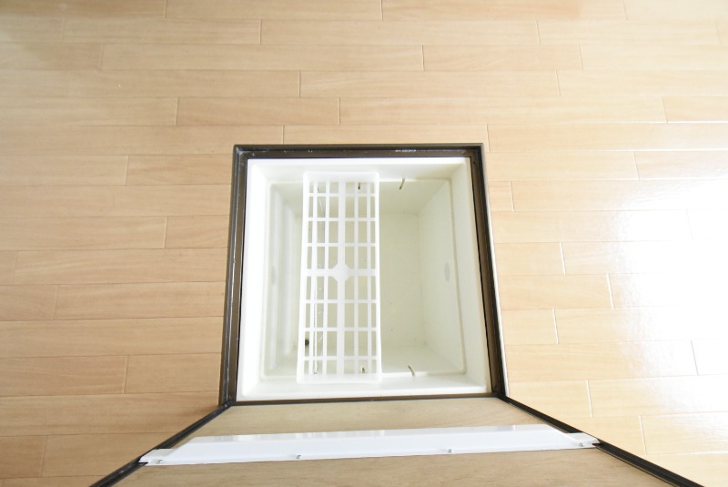 ��ʌ�����s��ԑ�S���ڂ̃e���X�n�E�X�̎��[