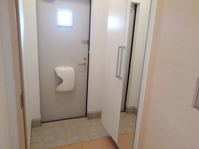 ��ʌ��z�J�s���C�N�^�E���P���ڂ̃A�p�[�g�̌���