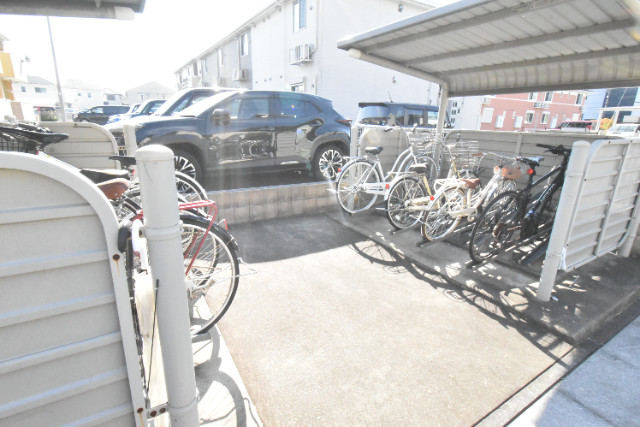 ��ʌ��z�J�s���C�N�^�E���P���ڂ̃A�p�[�g�̂��̑�