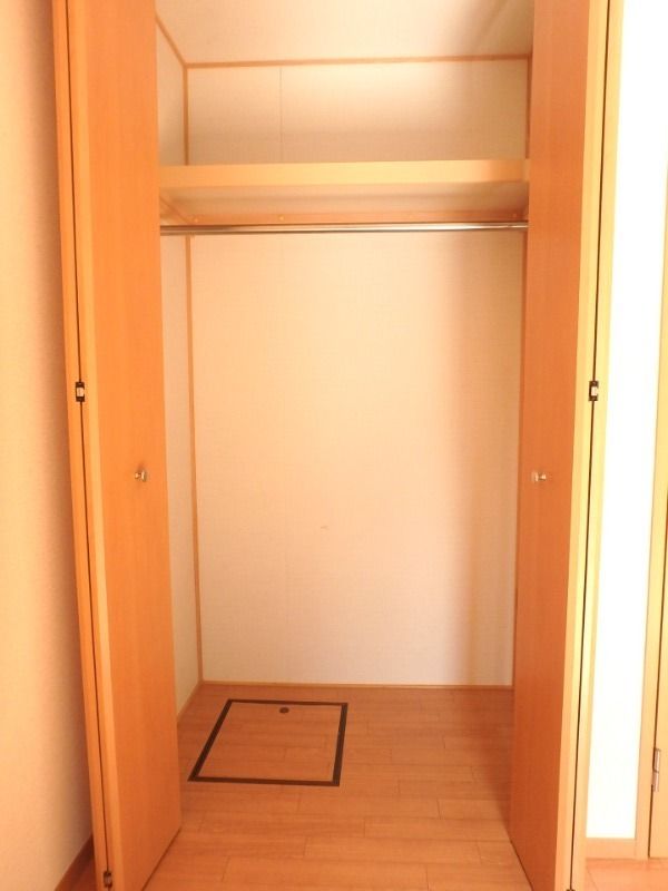 ��ʌ��������܎s�����擌��{�T���ڂ̃A�p�[�g�̎��[