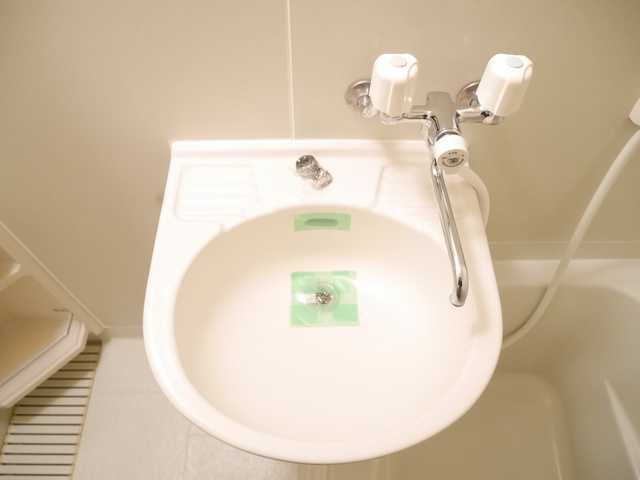 ��ʌ��������܎s�����擌��{�T���ڂ̃A�p�[�g�̐��ʏ�