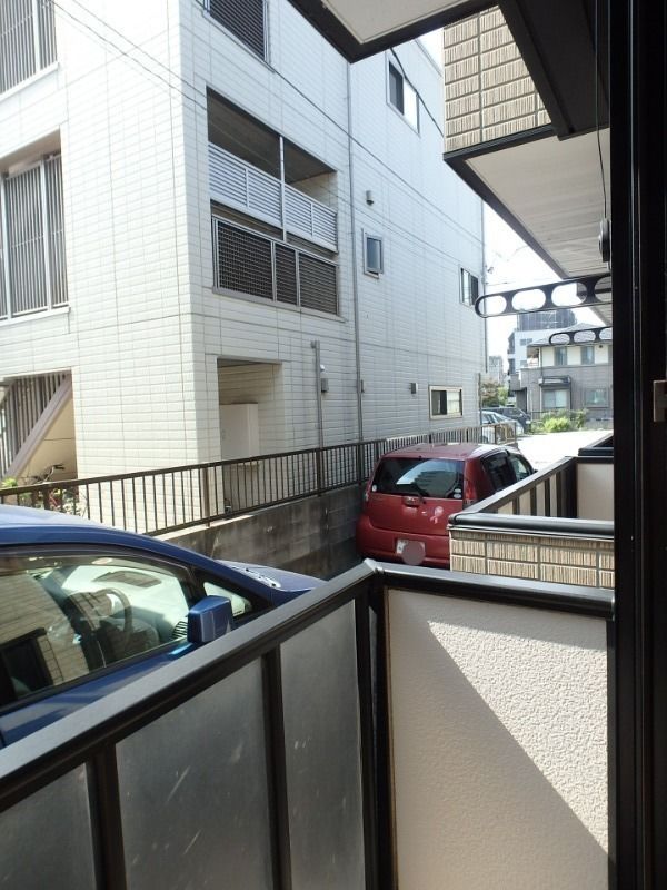 ��ʌ��������܎s�����擌��{�T���ڂ̃A�p�[�g�̃o���R�j�[