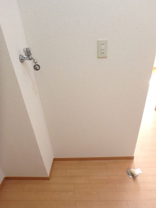 ��ʌ��������܎s�����擌��{�T���ڂ̃A�p�[�g�̂��̑������E�X�y�[�X