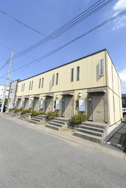 ��ʌ�����s��ԑ�S���ڂ̃e���X�n�E�X�̌����O��