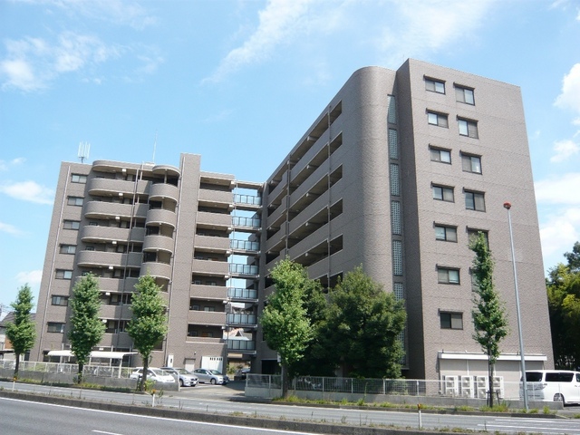 ��ʌ��������܎s�k��ޗǒ��̃}���V�����̌����O��