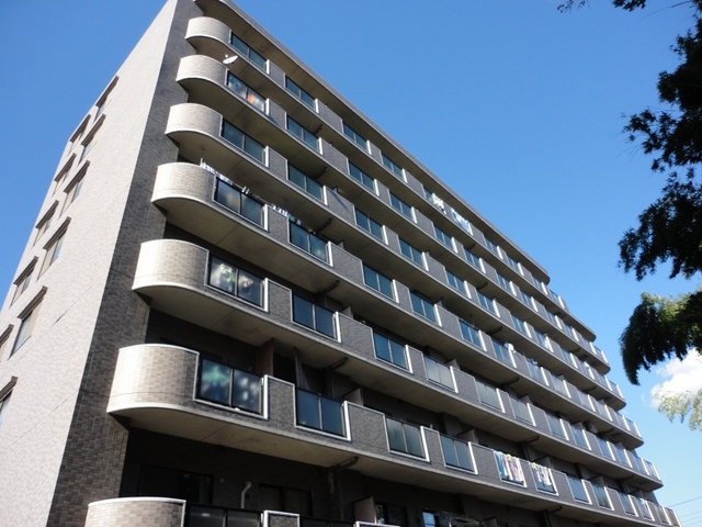 ��ʌ��������܎s�k��ޗǒ��̃}���V�����̌����O��