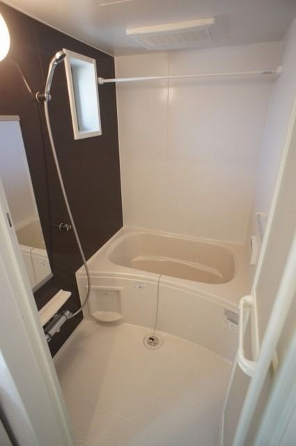 ��ʌ��������܎s��΋���q�T���ڂ̃A�p�[�g�̃o�X