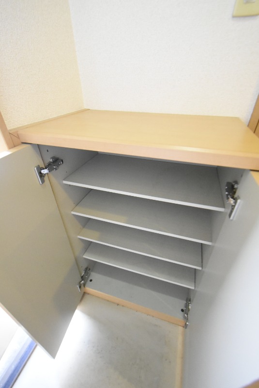 ��ʌ�����s��ԑ�S���ڂ̃e���X�n�E�X�̂��̑�