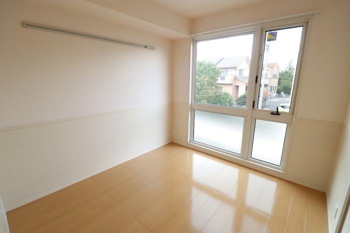 ��ʌ��k�����S�ɓޒ��厚�����̃A�p�[�g�̂��̑������E�X�y�[�X