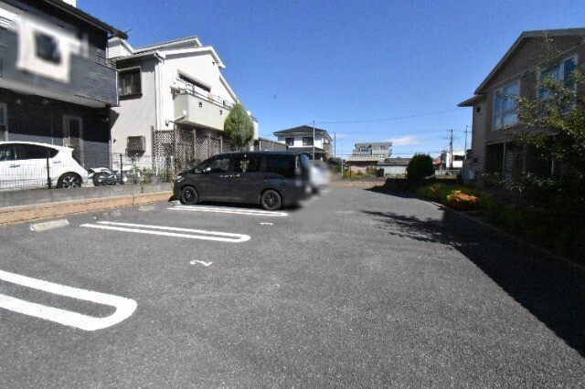 ��ʌ��k�����S�ɓޒ��厚�����̃A�p�[�g�̒��ԏ�