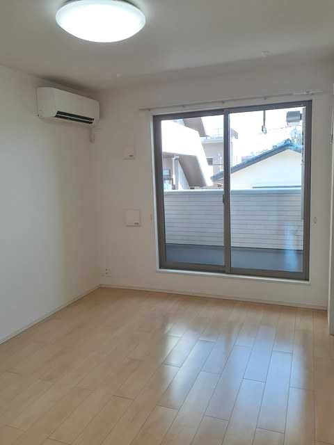 ��ʌ��������܎s��{��������P���ڂ̃A�p�[�g�̋��ԁE���r���O