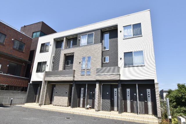 ��ʌ��������܎s��{��������P���ڂ̃A�p�[�g�̌����O��