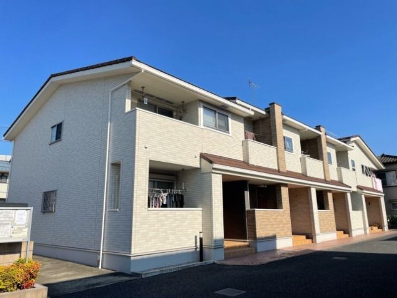 ��ʌ���ˎs�ԉe���̃A�p�[�g�̌����O��