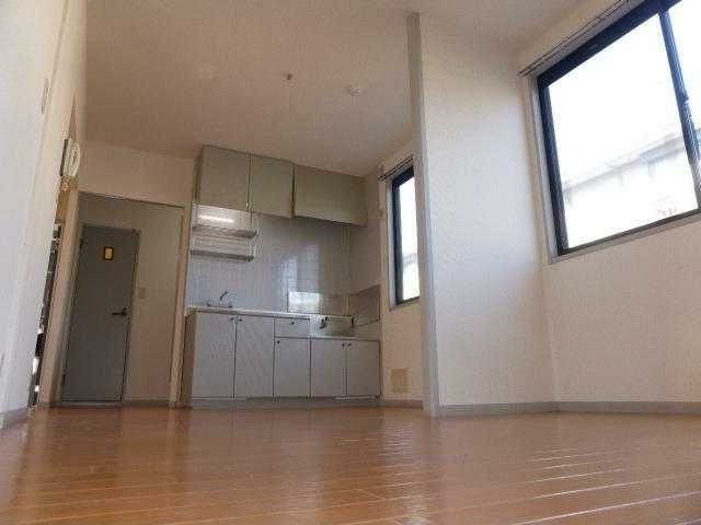 ��ʌ��z�J�s�k�z�J�R���ڂ̃A�p�[�g�̋��ԁE���r���O