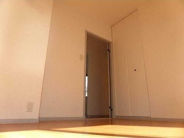 ��ʌ��z�J�s�k�z�J�R���ڂ̃A�p�[�g�̂��̑������E�X�y�[�X