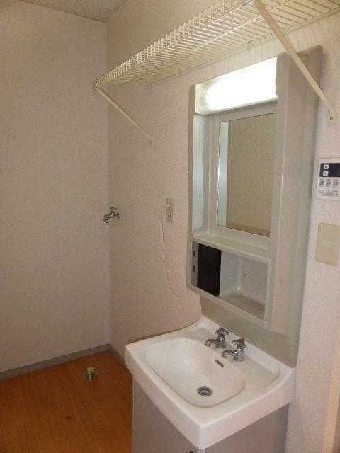 ��ʌ��z�J�s�k�z�J�R���ڂ̃A�p�[�g�̐��ʏ�