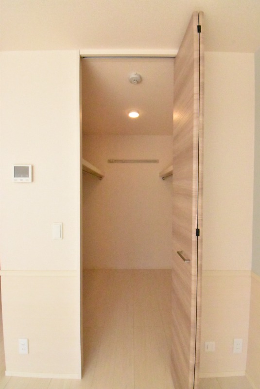 ��ʌ��z�J�s���C�N�^�E���X���ڂ̃A�p�[�g�̎��[