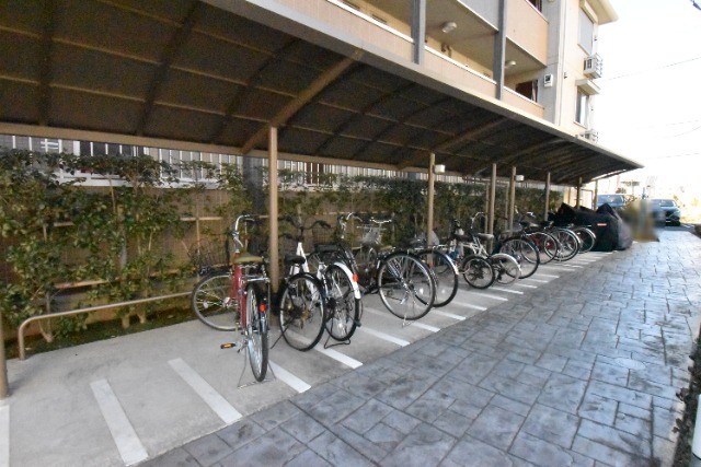 ��ʌ��z�J�s���C�N�^�E���X���ڂ̃A�p�[�g�̂��̑�