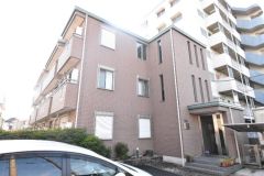 ��ʌ�����s���L�R����7-10�̃}���V�����̌����O��