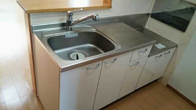 ��ʌ��k�����S�ɓޒ��w���P���ڂ̃A�p�[�g�̃L�b�`��