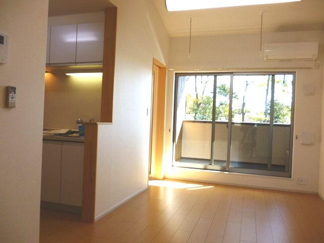 ��ʌ�����s���̏o�R���ڂ̃A�p�[�g�̋��ԁE���r���O