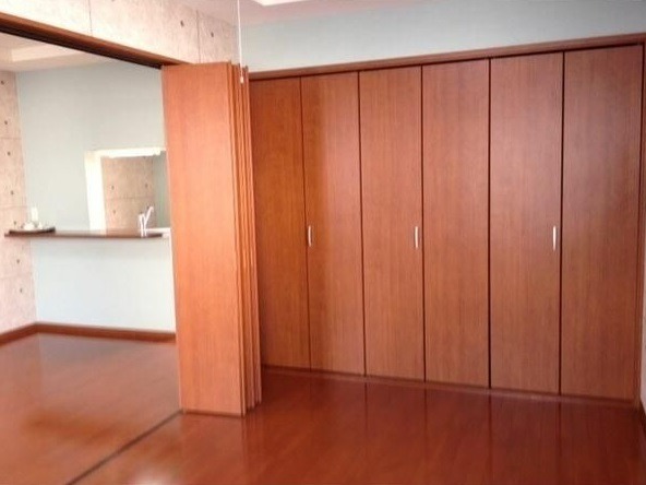 ��ʌ�����s�����J�{���R���ڂ̃A�p�[�g�̂��̑������E�X�y�[�X