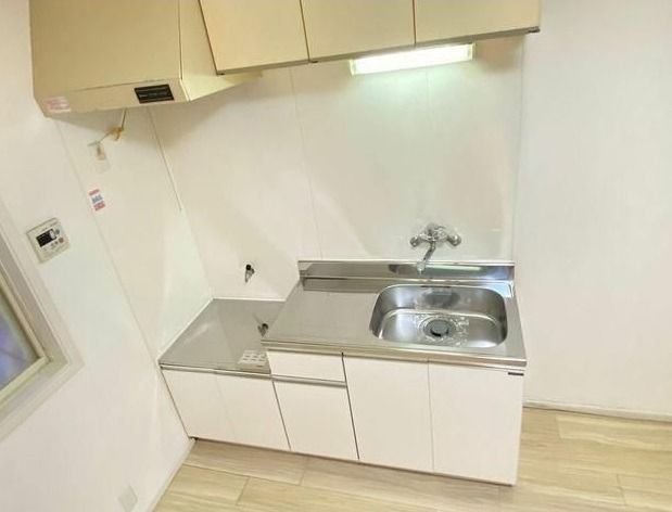 ��ʌ��@�c�s�厚���l�̃A�p�[�g�̃L�b�`��