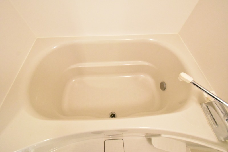 ��ʌ������s�����T���ڂ̃A�p�[�g�̃o�X