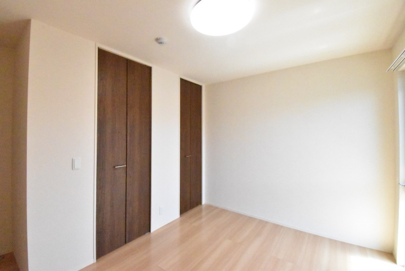 ��ʌ��z�J�s���C�N�^�E���X���ڂ̃A�p�[�g�̐Q��