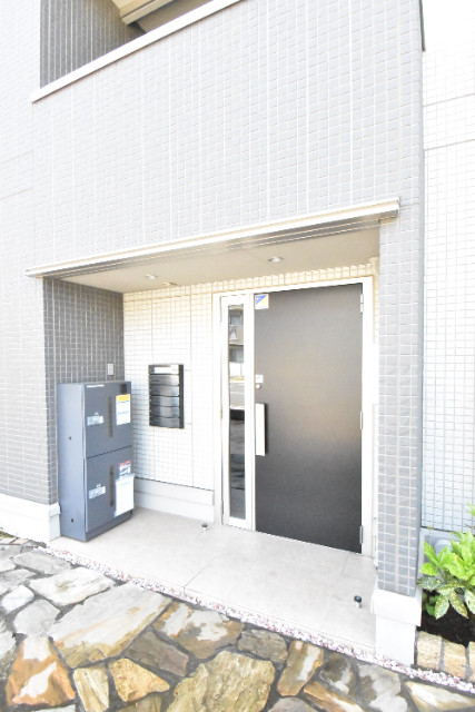 ��ʌ��z�J�s���C�N�^�E���X���ڂ̃A�p�[�g�̃G���g�����X