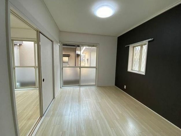 ��ʌ��@�c�s�厚���l�̃A�p�[�g�̂��̑������E�X�y�[�X