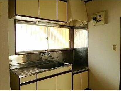 ��ʌ��@�c�s����Q���ڂ̃A�p�[�g�̃L�b�`��