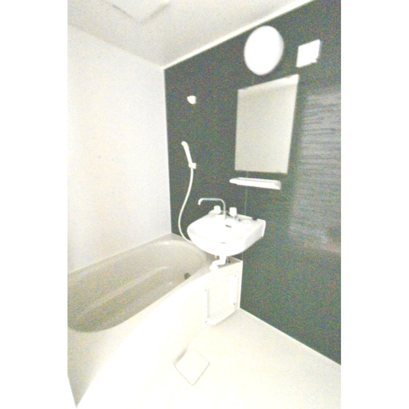 ��ʌ������s�ԌI�S���ڂ̃A�p�[�g�̃o�X