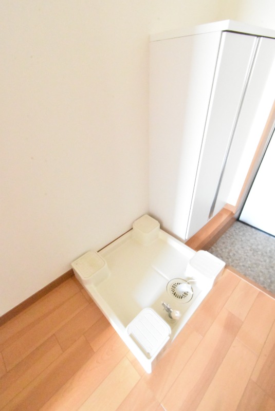 ��ʌ������s�ԌI�S���ڂ̃A�p�[�g�̂��̑��ݔ�