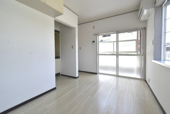 ��ʌ��������܎s��΋�{���P���ڂ̃A�p�[�g�̋��ԁE���r���O